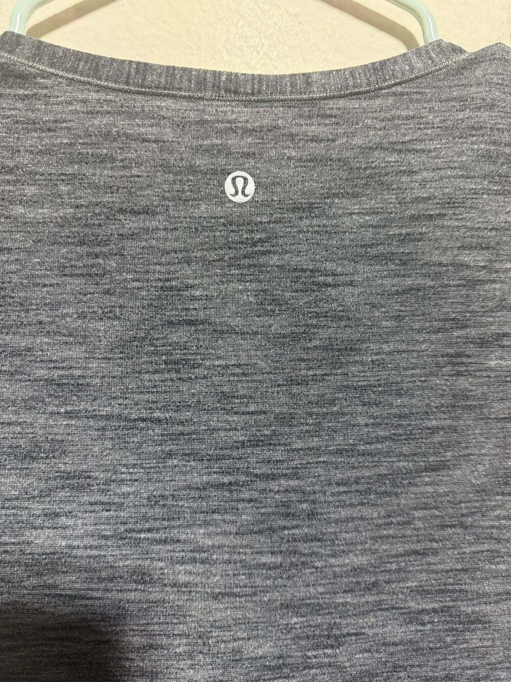 Lululemon Women's Heathered Grey Muscle Tank Top - Picture 3 of 3